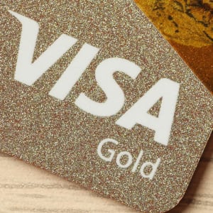 Jak vkládat a vybírat prostředky pomocí Visa v online kasinech