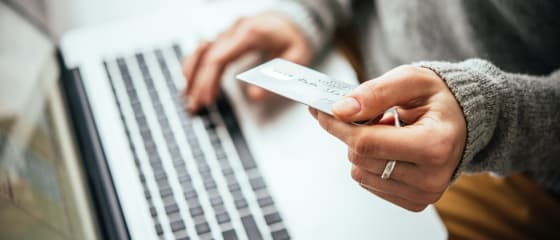 Going Global: Jak kreditní karty zjednodušují přeshraniční transakce online kasina